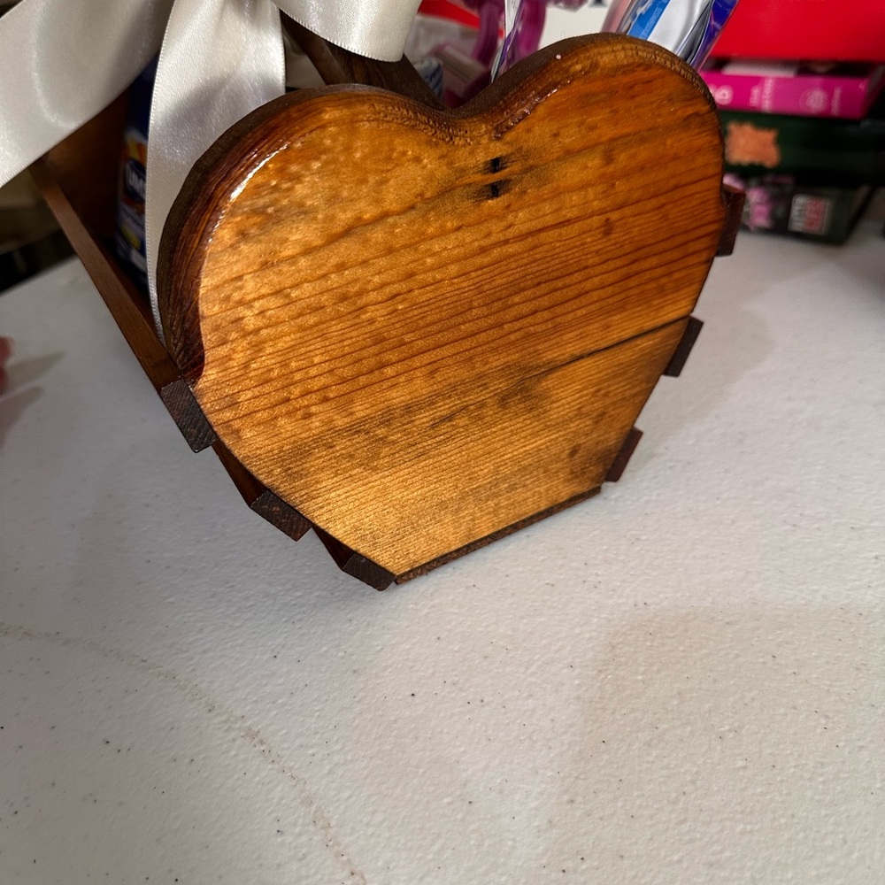 Vintage Wooden Heart Basket Storage Guest Desk Office catch-all kitchen - Picture 9 of 11